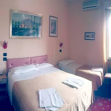 Hotel Parigi 3*